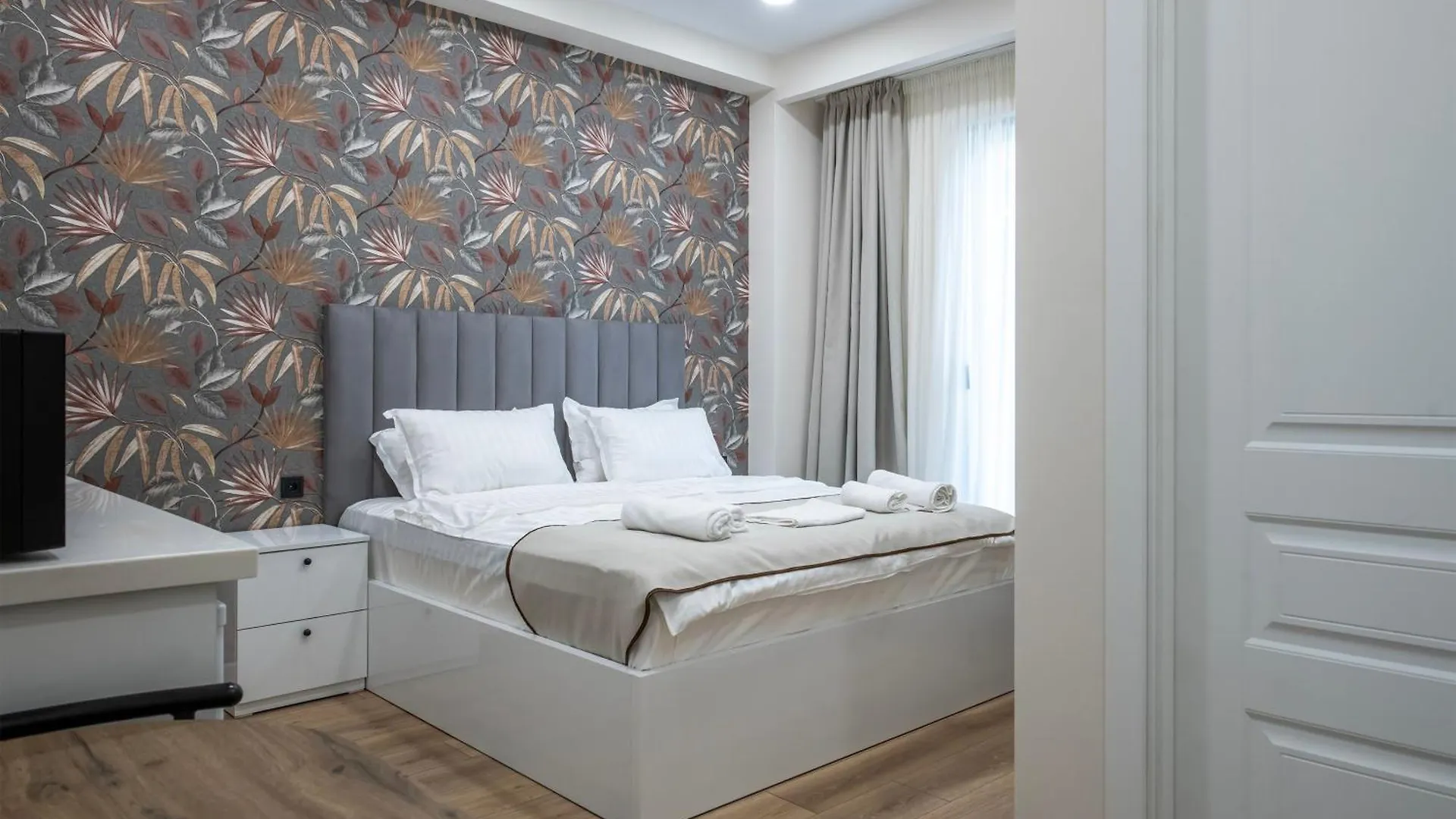 M&N Hotel ティビリシ 0*,
