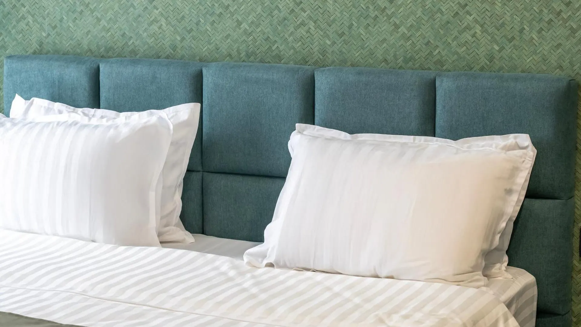 アパート M&N Hotel ティビリシ